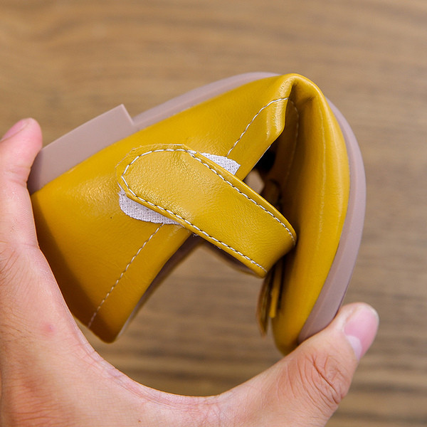 Pantofi actuali pentru copii pentru fete - in trei culori