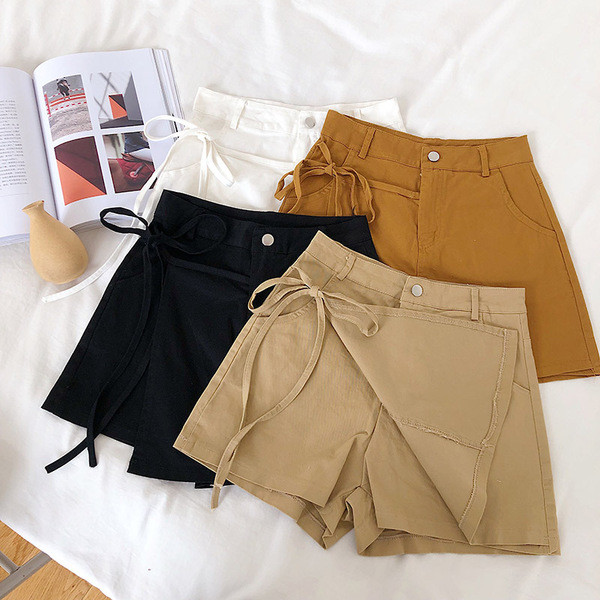 Pantaloni scurti moderni de dama cu talie inalta si cravate in mai multe culori