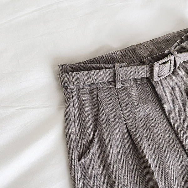 Pantaloni de dama sport-eleganti cu talie inalta si curea in mai multe culori