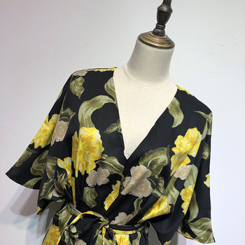 Rochie cu decolteu în V adânc și mâneci lotus scurte cu legături în talie