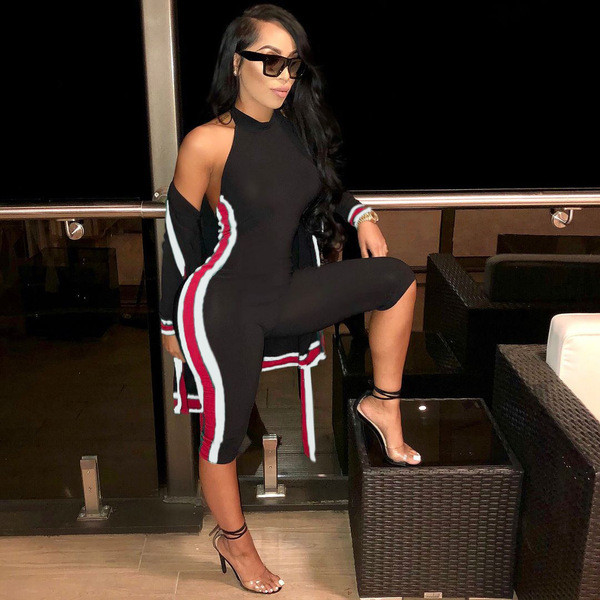 Salopetă de damă elegantă, cu spatele gol, în negru