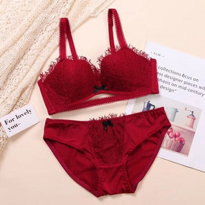 NOUL model de lenjerie elegantă în patru culori