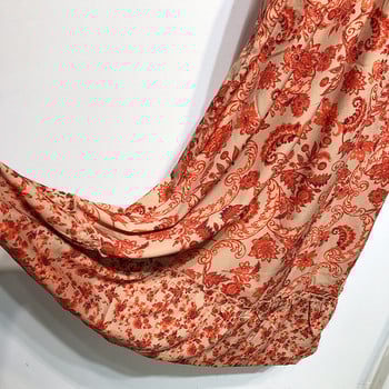 Hosszú ruha elasztikus derékkal, színes mintával