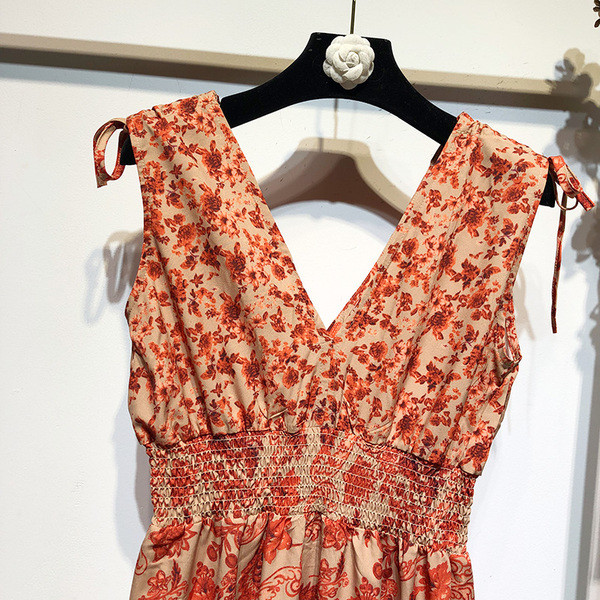 Hosszú ruha elasztikus derékkal, színes mintával