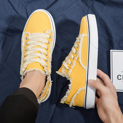 Tenisi de barbati actuali cu talpa plata in trei culori