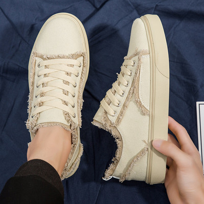 Tenisi de barbati actuali cu talpa plata in trei culori