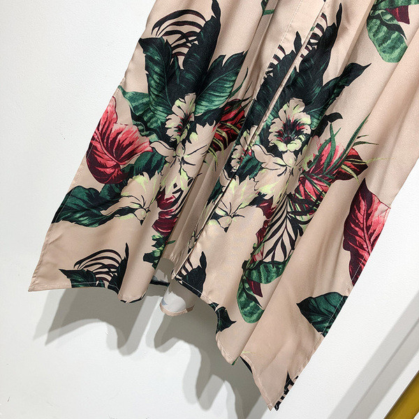 Rochie lunga si lata cu guler clasic si model floral