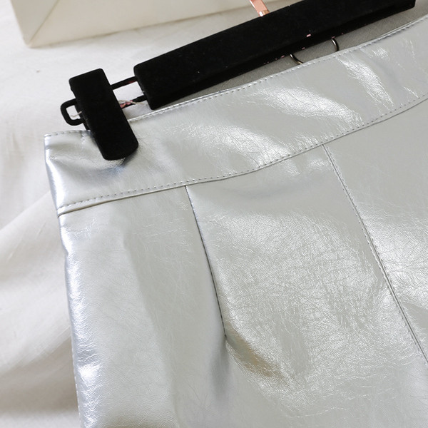 Fusta de dama moderna din piele ecologica cu fermoar in negru si gri