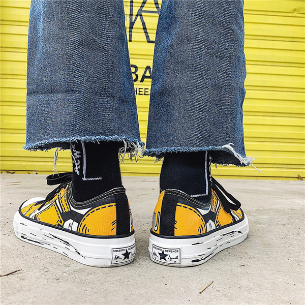 Tenisi actuali pentru bărbați cu talpă plate și șireturi