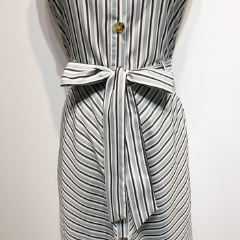 Rochie lungă în dungi, cu mâneci scurte și nasturi