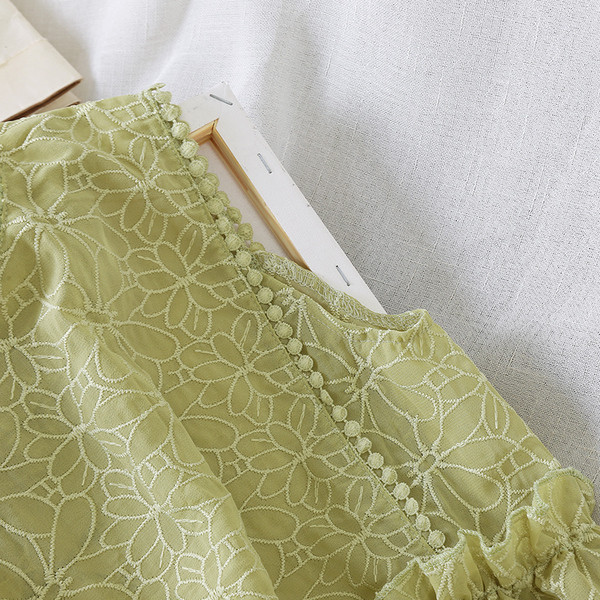 Maieu elegant de damă cu model floral în verde și roz