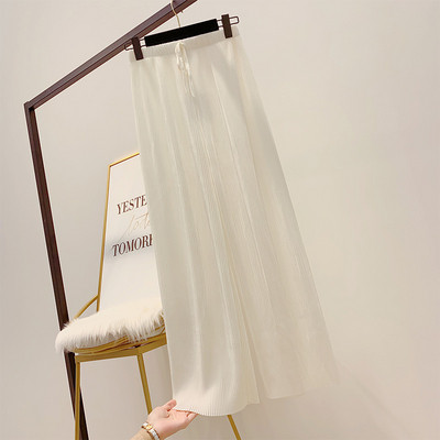 Дамски плисиран панталон с висока талия и ластик