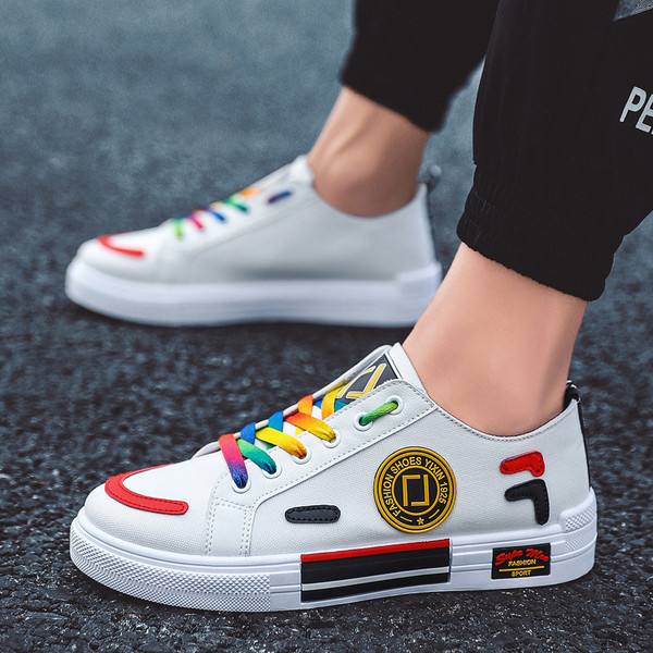 Tenisi casual barbatesti cu talpa plate – in alb si negru