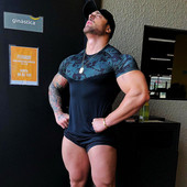 Tricou casual barbatesc cu model de camuflaj de culoare neagra