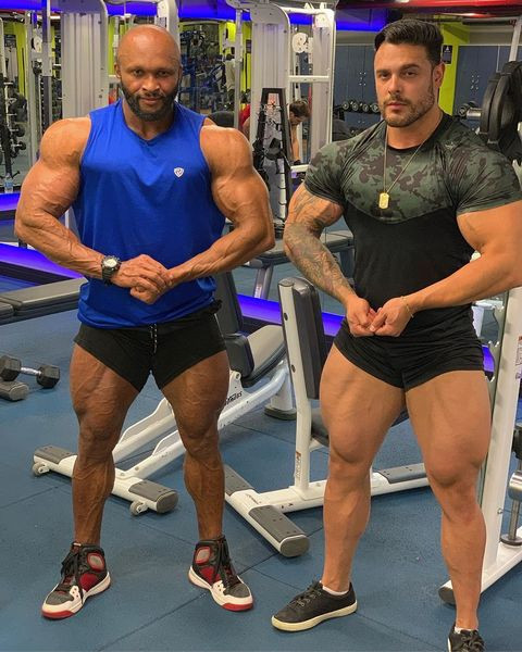 Tricou casual barbatesc cu model de camuflaj de culoare neagra