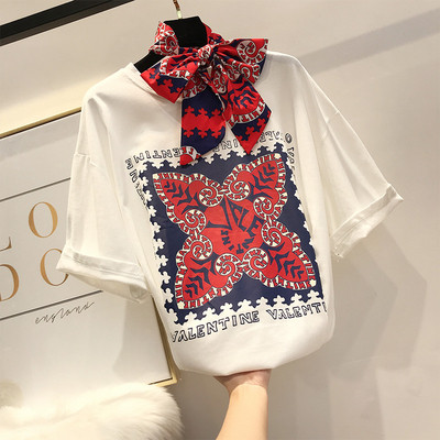 Bluză de damă modernă cu aplicație alb-negru