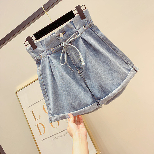 Pantaloni scurți de damă din denim cu legături în albastru