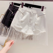 Pantaloni scurți de damă cu tul în alb și negru