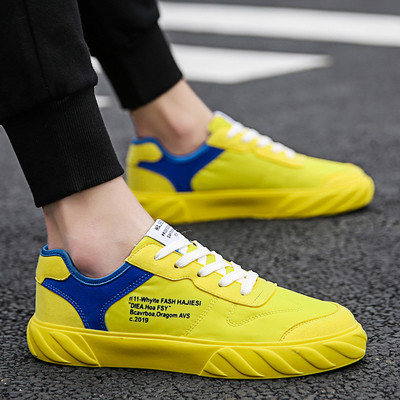 Tenisi actuali pentru bărbați în patru culori cu inscripții