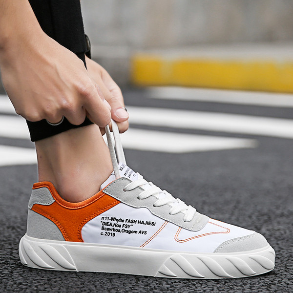 Tenisi actuali pentru bărbați în patru culori cu inscripții