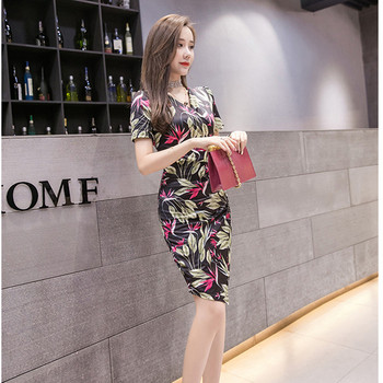 Стилна дамска рокля Slim модел с флорален десен