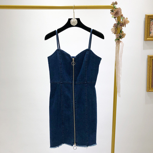 Rochie scurta din denim cu bretele subtiri si fermoar