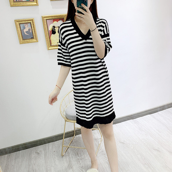 Rochie lejeră în dungi cu mâneci scurte în două culori