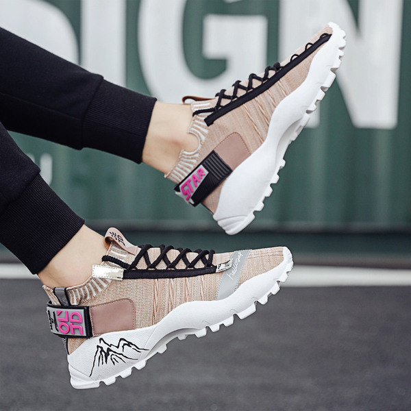 Adidași moderni pentru bărbați cu aplicație - în patru culori