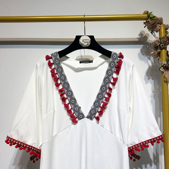 Rochie lunga de dama cu decolteu in V si ciucuri