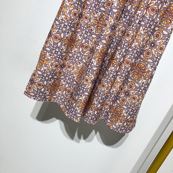 Rochie scurta de dama cu umerii goi cu model colorat