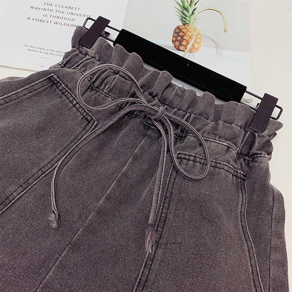 Pantaloni scurti de dama cu elastic si buzunare in negru