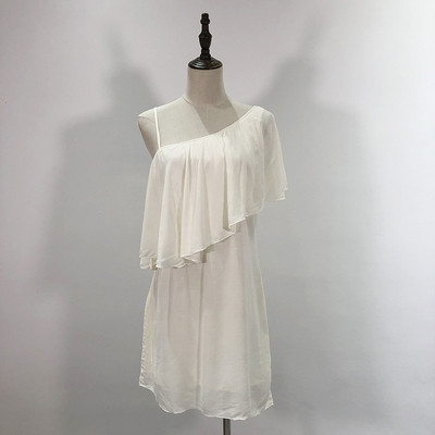 Rochie de damă din șifon cu un umăr gol în alb și negru