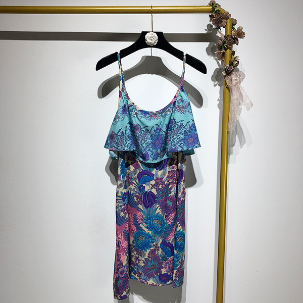 Rochie scurta cu bretele subtiri si model colorat