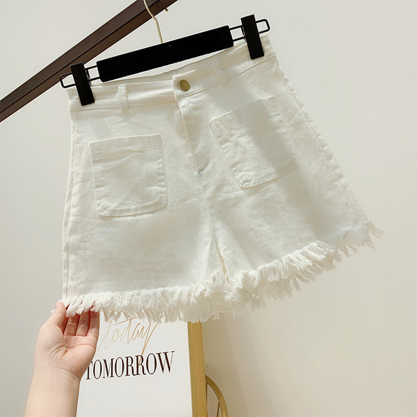 Pantaloni scurti de dama cu buzunare in mai multe culori