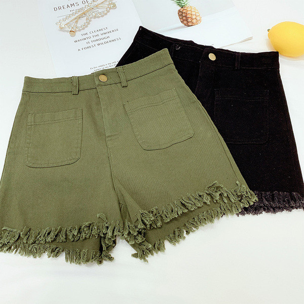 Pantaloni scurti de dama cu buzunare in mai multe culori