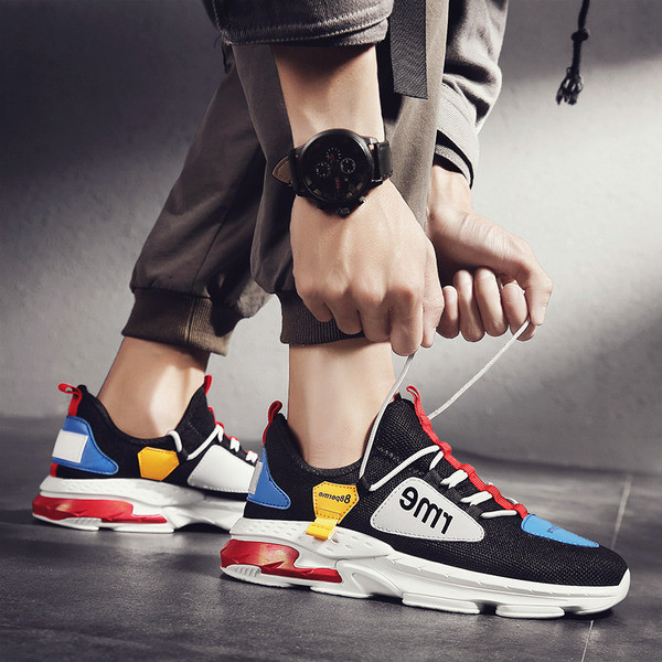 Tenisi de bărbați actuali în trei culori cu inscripție