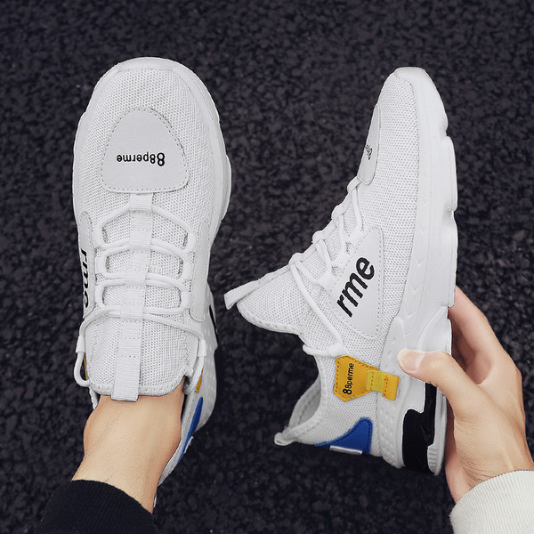 Tenisi de bărbați actuali în trei culori cu inscripție