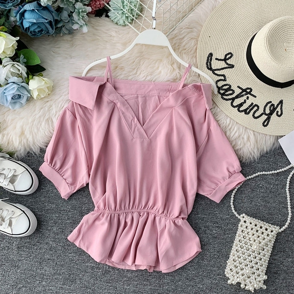 Bluză de damă cu decolteu în V și mâneci scurte