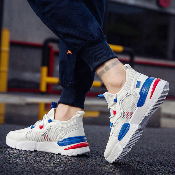 Model nou de adidași bărbați în două culori cu șireturi