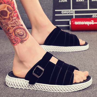 Модерни мъжки чехли с равна подметка в черен и бял цвят