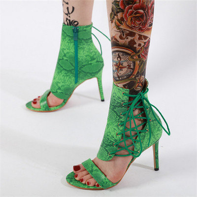 Стилни дамски сандали от еко кожа в змийски принт  с 10 см ток- зелен, бял и черен цвят