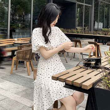 Alkalmi női ruha fehér színben, rövid ujjal