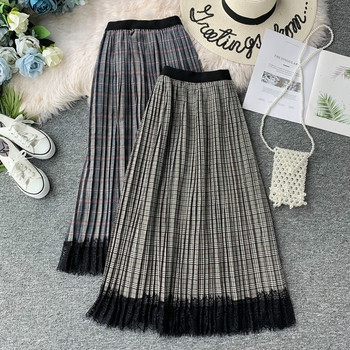 Fusta dama in carouri cu dantela