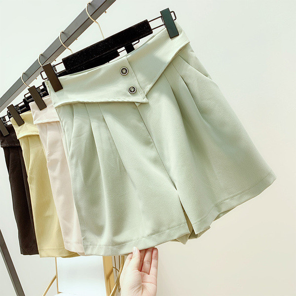 Pantaloni scurți de damă cu talie înaltă în patru culori