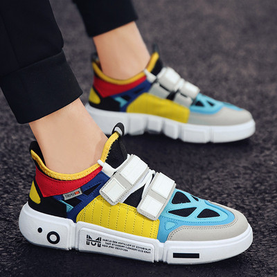 Adidași moderni pentru bărbați cu inscripții - în trei culori