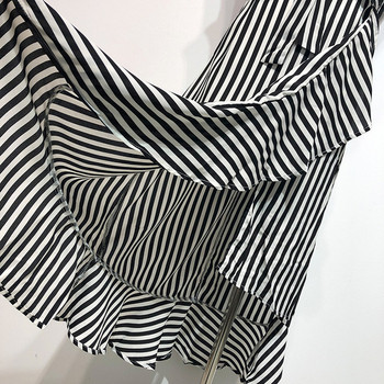 Rochie de dama in dungi cu bretele subtiri si spatele gol