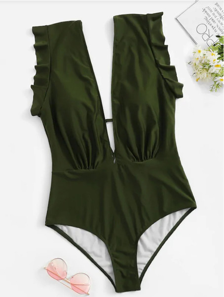 Μεγάλο μέγεθος μαγιό με βαθύ λαιμό σε δύο μοντέλα