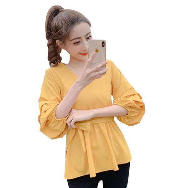 Cămașă modernă de damă în două culori cu decolteu în V