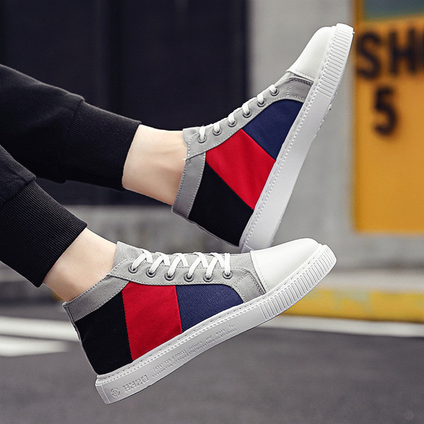 Tenisi de bărbați actuali în trei culori cu talpă plată