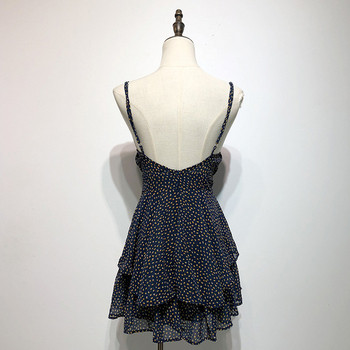 Рокля с дълбоко V - образно деколте и връзки на талията